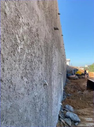 Parede executada em solo grampeado